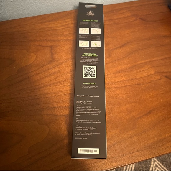 MagicBand+ - Mickey Mouse Club - Disneyland and Walt Disney World - NWT - Picture 2 of 2